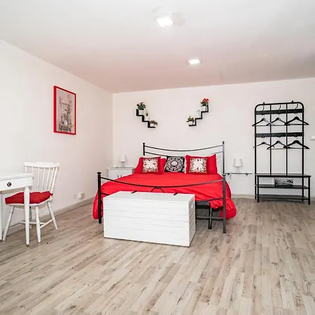 A Casa Del Reuccio Apartment *